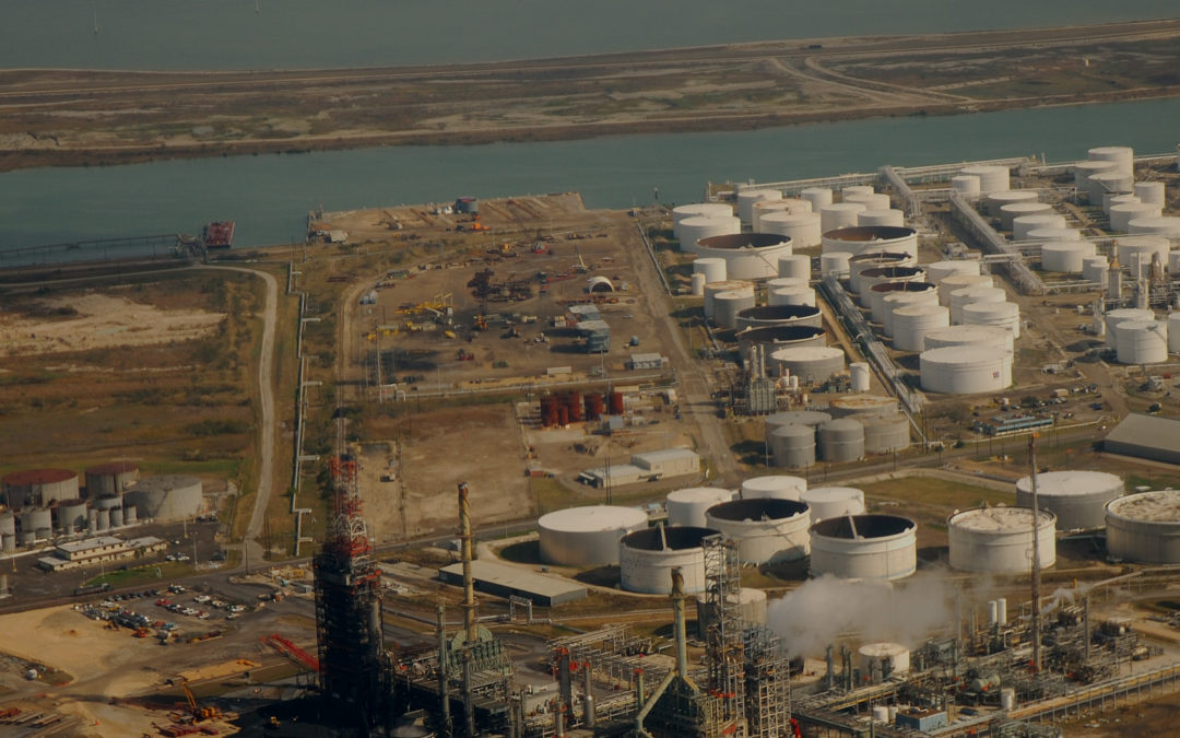 Refineries quickly restarting after Harvey