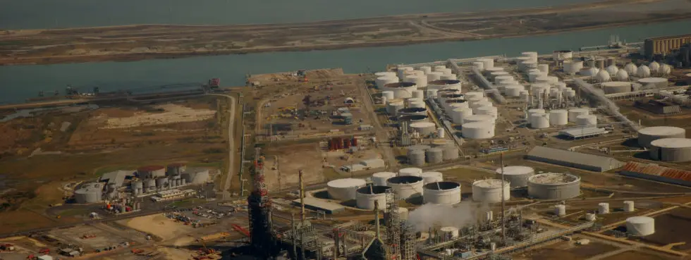 Refineries quickly restarting after Harvey